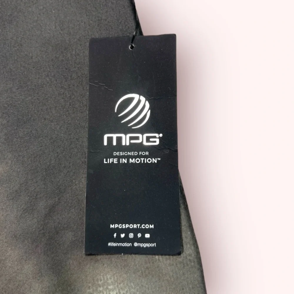 MPG High Waisted Strive Artistic Forest Black Green Athletic Leggings Size M NWT - Picture 6 of 7